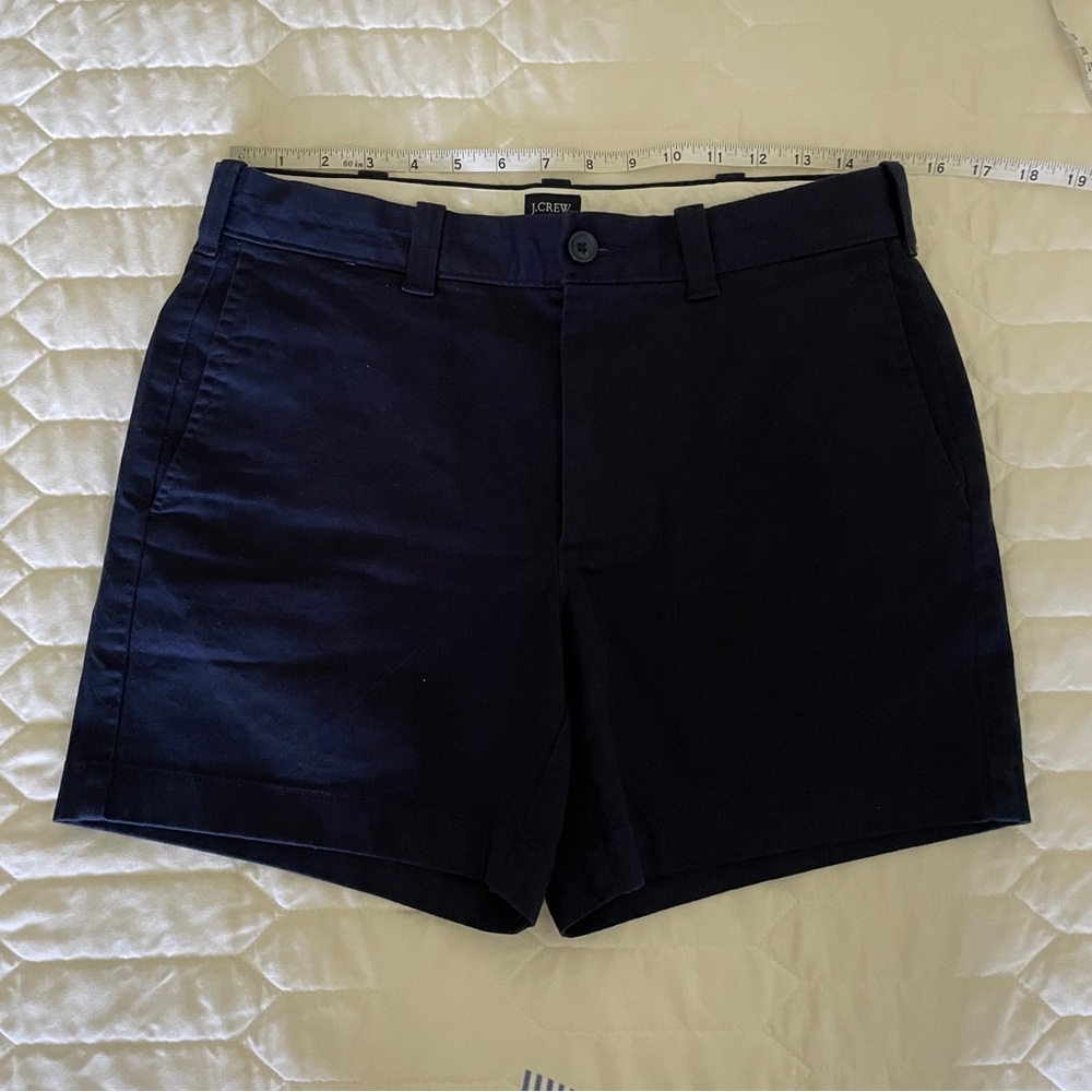 J. Crew Women’s 5in seam Dark Blue Flat Front Shorts Size 29​